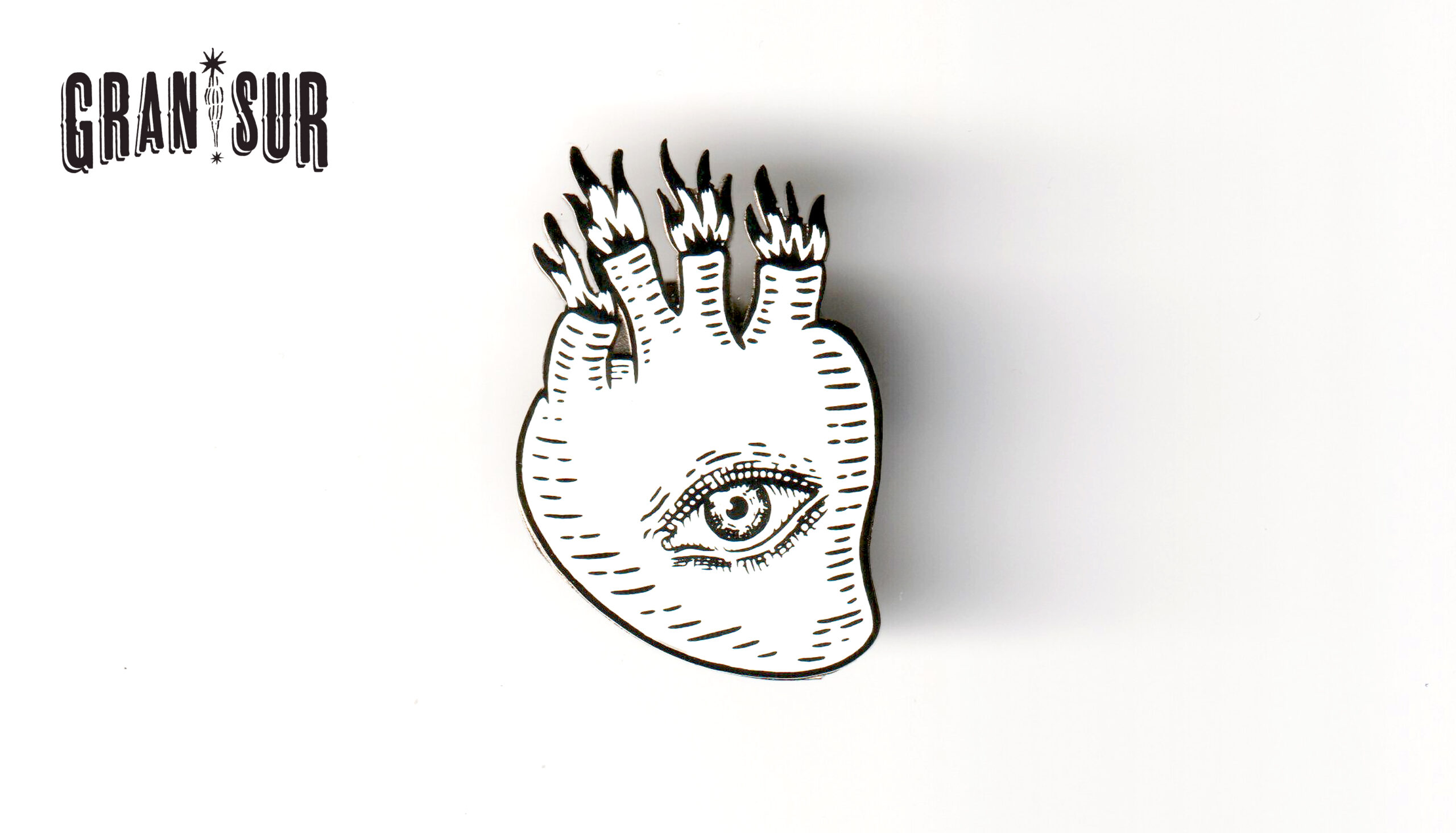 Pin metalico corazon